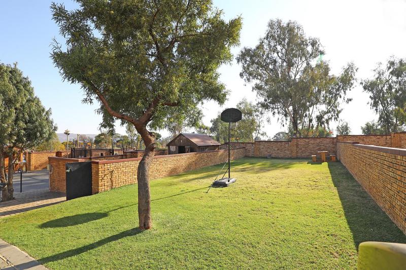 To Let 2 Bedroom Property for Rent in Honeydew Gauteng