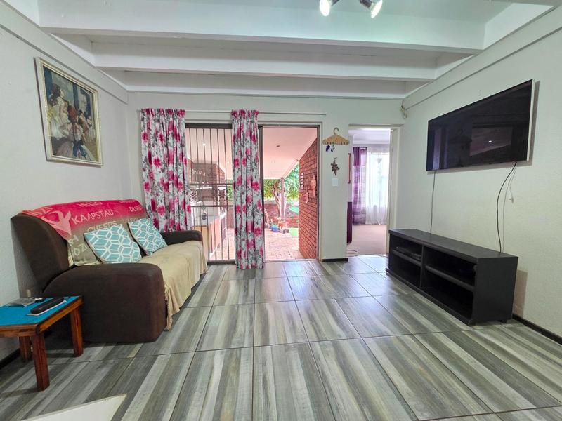 2 Bedroom Property for Sale in Weltevreden Park Gauteng