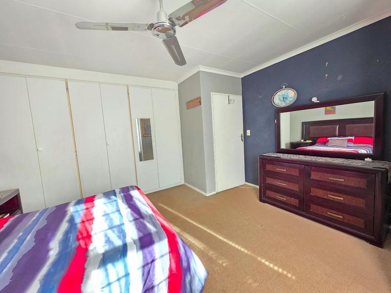 2 Bedroom Property for Sale in Weltevreden Park Gauteng
