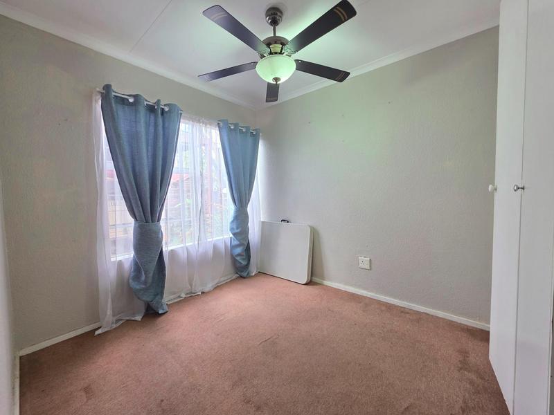 2 Bedroom Property for Sale in Weltevreden Park Gauteng