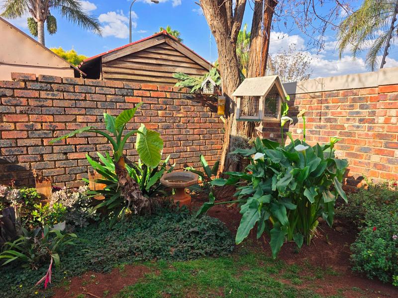 2 Bedroom Property for Sale in Weltevreden Park Gauteng