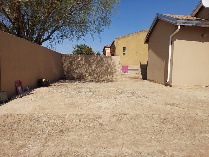 To Let 2 Bedroom Property for Rent in Villa Liza Gauteng