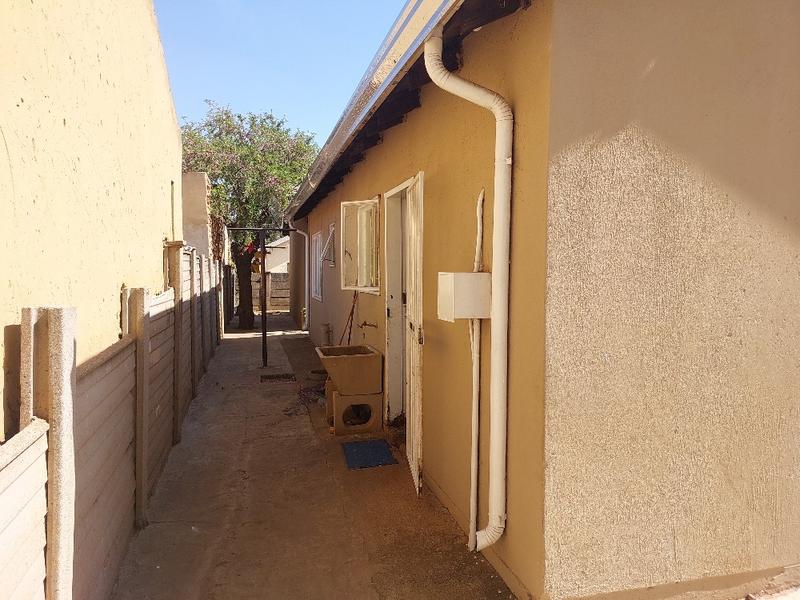 To Let 2 Bedroom Property for Rent in Villa Liza Gauteng