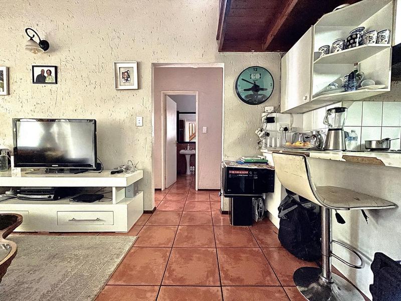 2 Bedroom Property for Sale in Sunninghill Gauteng