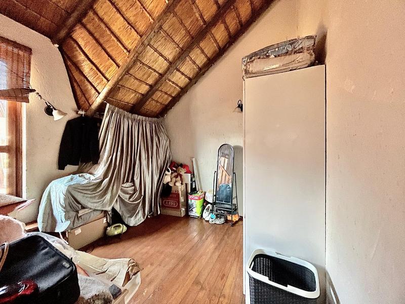 2 Bedroom Property for Sale in Sunninghill Gauteng