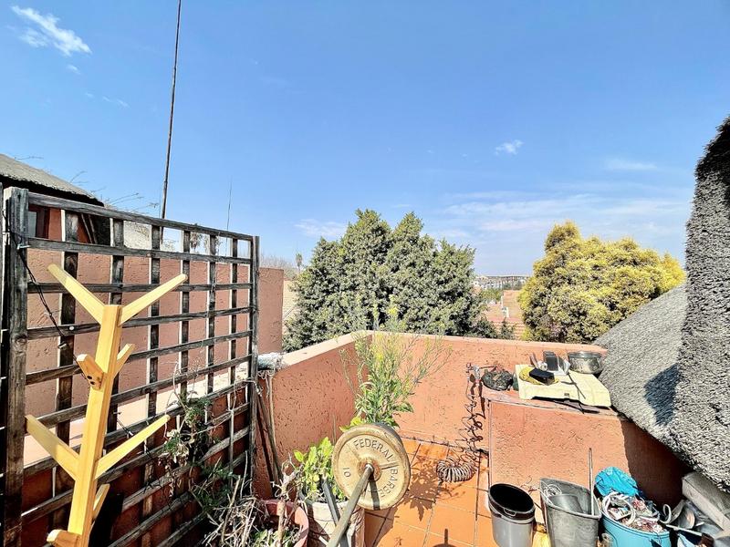 2 Bedroom Property for Sale in Sunninghill Gauteng