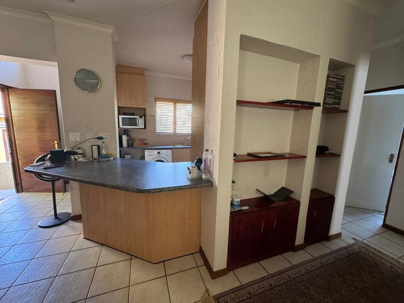 To Let 2 Bedroom Property for Rent in Douglasdale Gauteng
