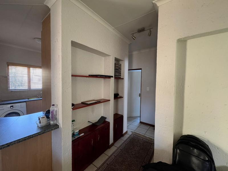 To Let 2 Bedroom Property for Rent in Douglasdale Gauteng