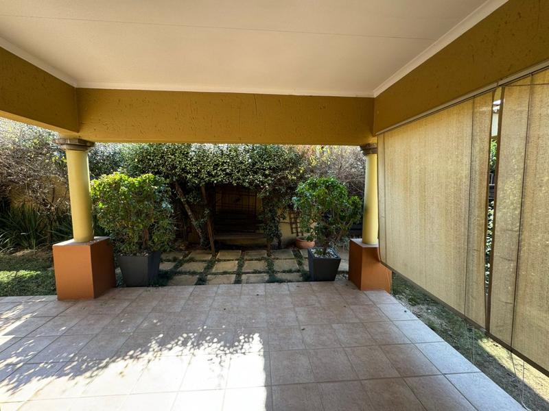 To Let 2 Bedroom Property for Rent in Douglasdale Gauteng