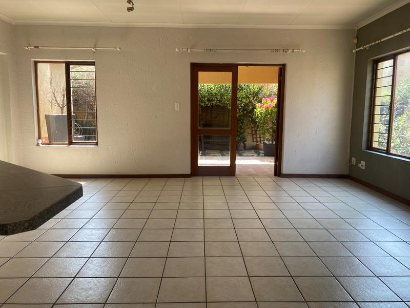 2 Bedroom Property for Sale in Douglasdale Gauteng