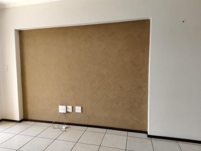 To Let 2 Bedroom Property for Rent in Sonneglans Gauteng