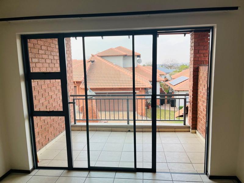 To Let 2 Bedroom Property for Rent in Sonneglans Gauteng