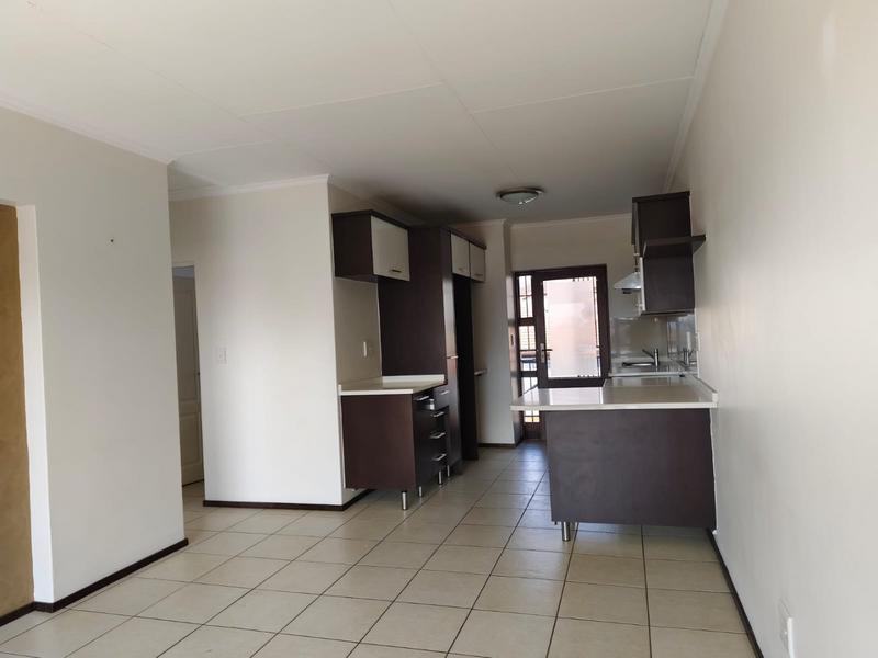 To Let 2 Bedroom Property for Rent in Sonneglans Gauteng