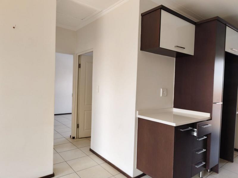 To Let 2 Bedroom Property for Rent in Sonneglans Gauteng