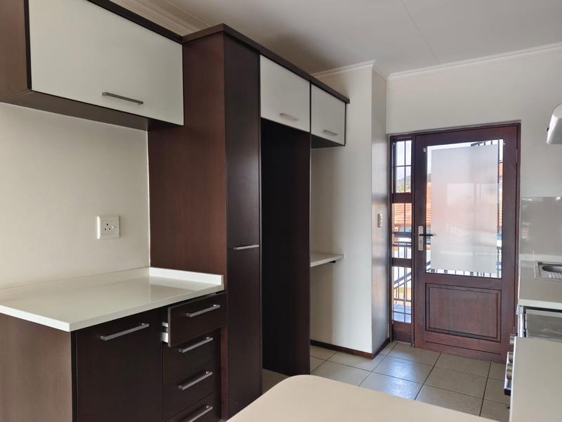 To Let 2 Bedroom Property for Rent in Sonneglans Gauteng