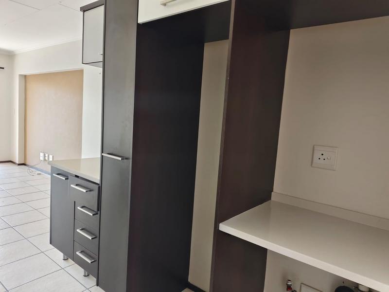 To Let 2 Bedroom Property for Rent in Sonneglans Gauteng