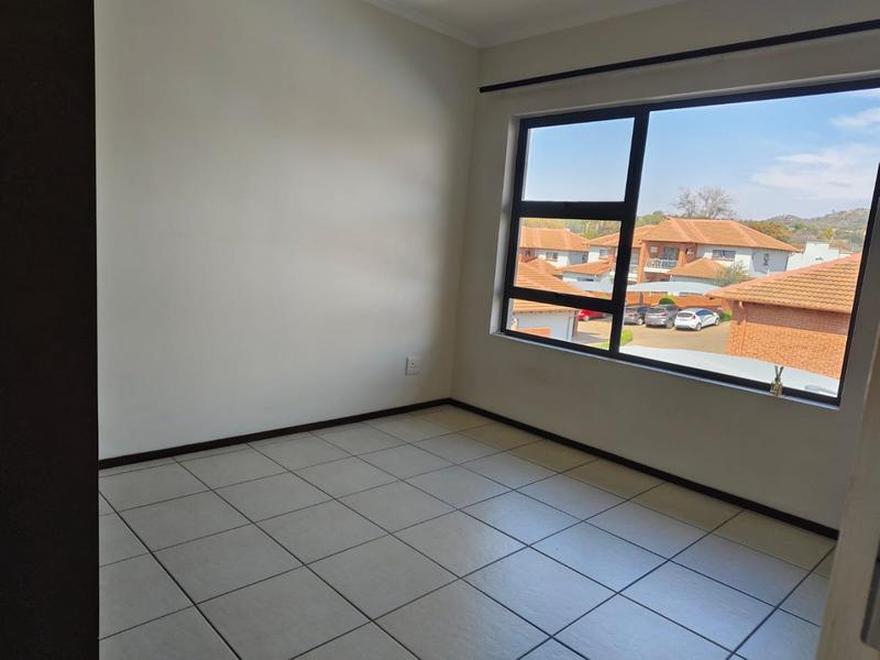 To Let 2 Bedroom Property for Rent in Sonneglans Gauteng