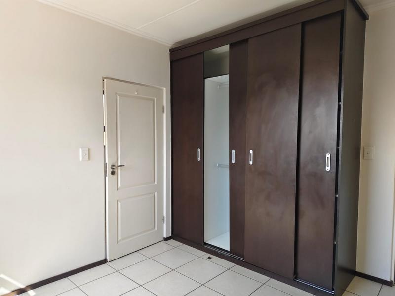 To Let 2 Bedroom Property for Rent in Sonneglans Gauteng