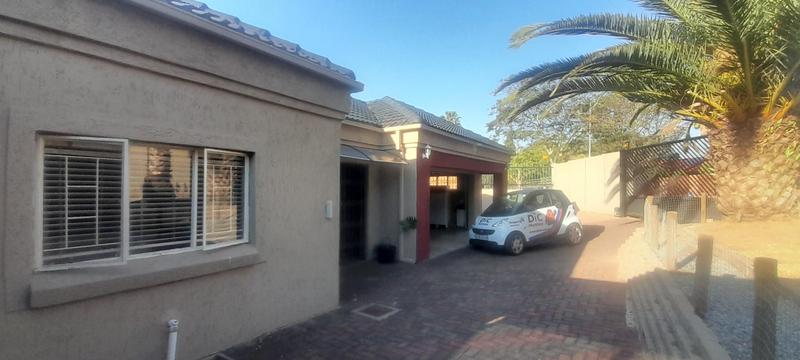To Let 4 Bedroom Property for Rent in The Reeds Gauteng