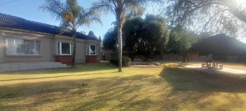 To Let 4 Bedroom Property for Rent in The Reeds Gauteng