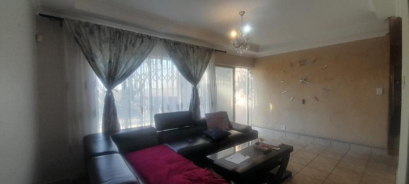 To Let 4 Bedroom Property for Rent in The Reeds Gauteng