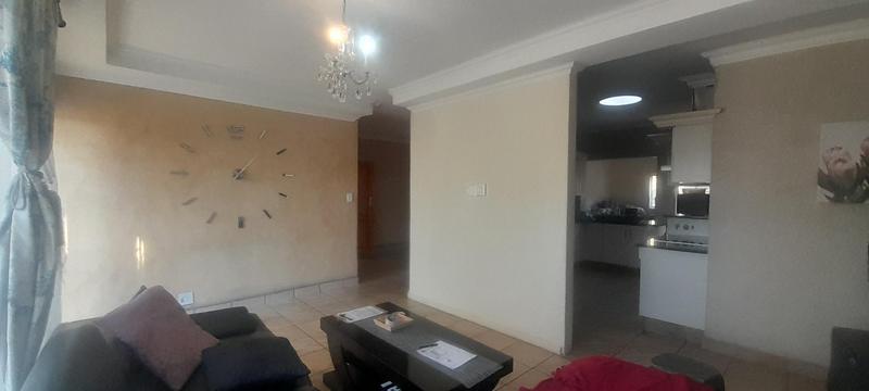 To Let 4 Bedroom Property for Rent in The Reeds Gauteng