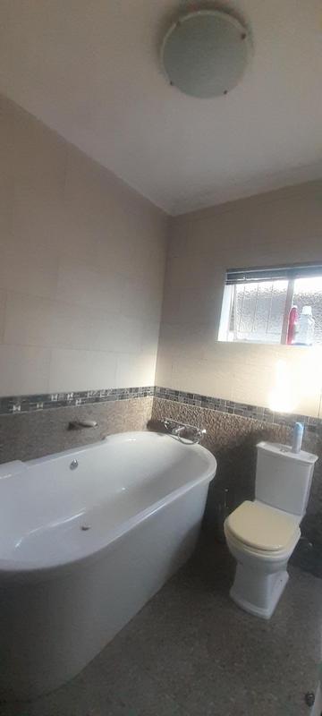 To Let 4 Bedroom Property for Rent in The Reeds Gauteng