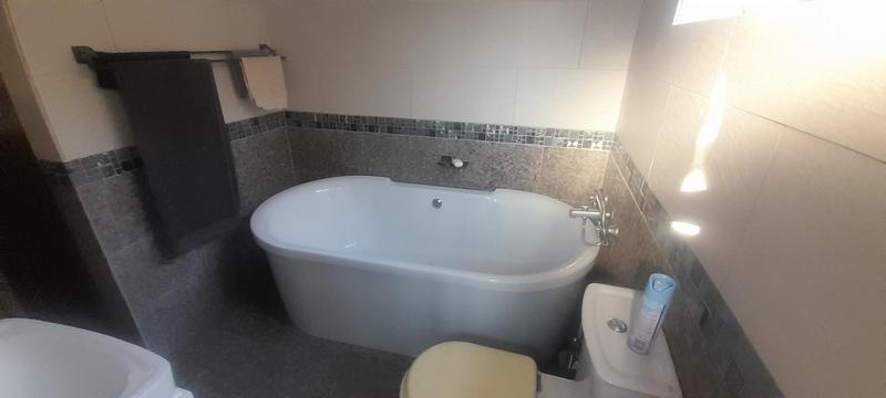 To Let 4 Bedroom Property for Rent in The Reeds Gauteng