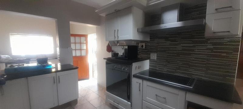 To Let 4 Bedroom Property for Rent in The Reeds Gauteng
