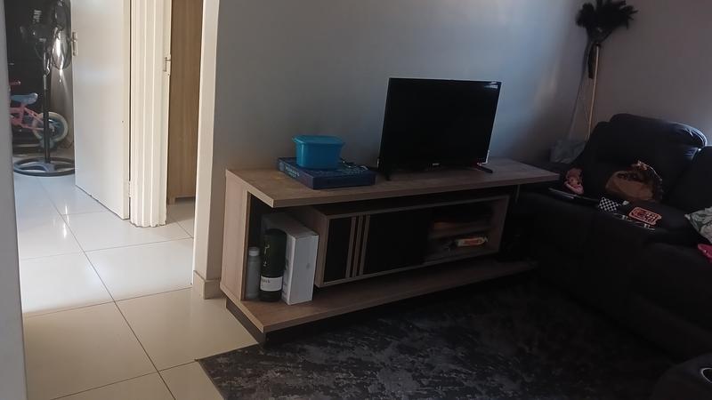 2 Bedroom Property for Sale in Clayville Gauteng