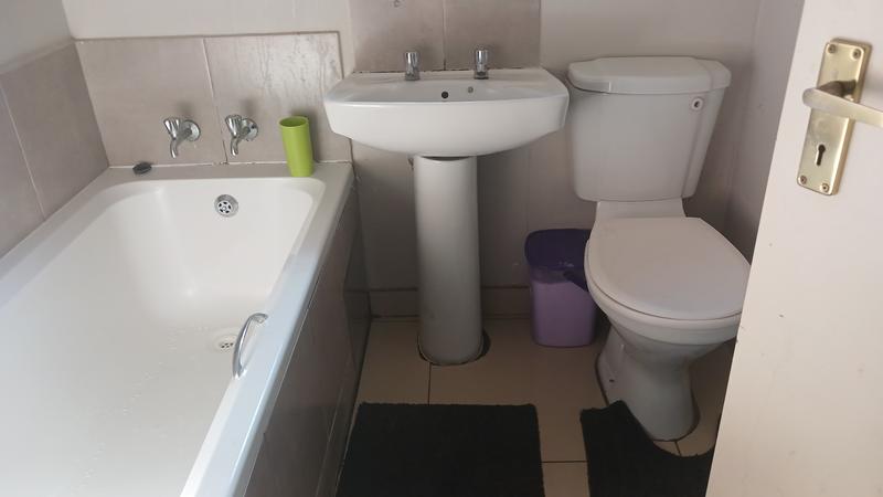 2 Bedroom Property for Sale in Clayville Gauteng