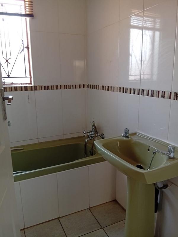 To Let 3 Bedroom Property for Rent in Hospital View Gauteng