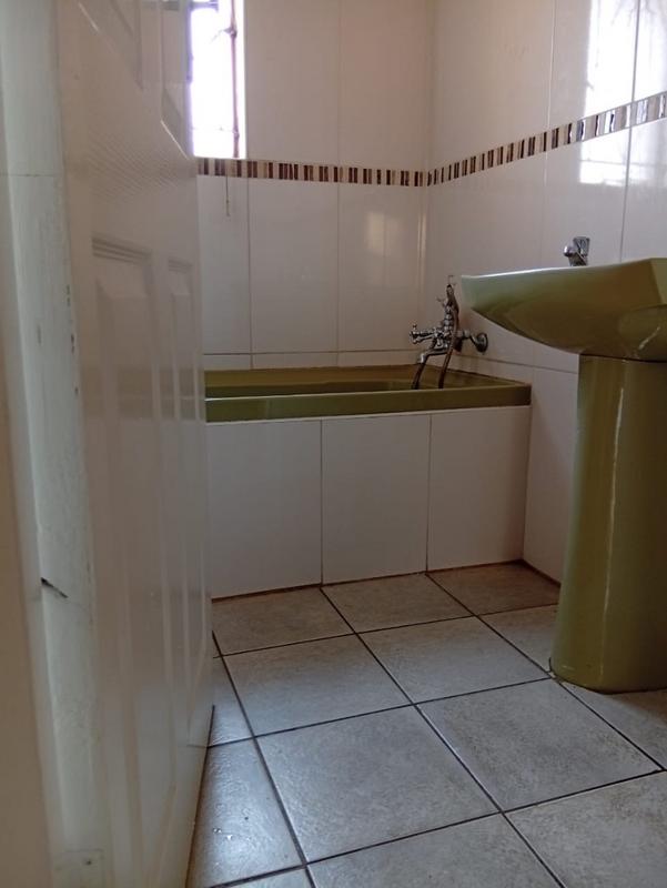 To Let 3 Bedroom Property for Rent in Hospital View Gauteng