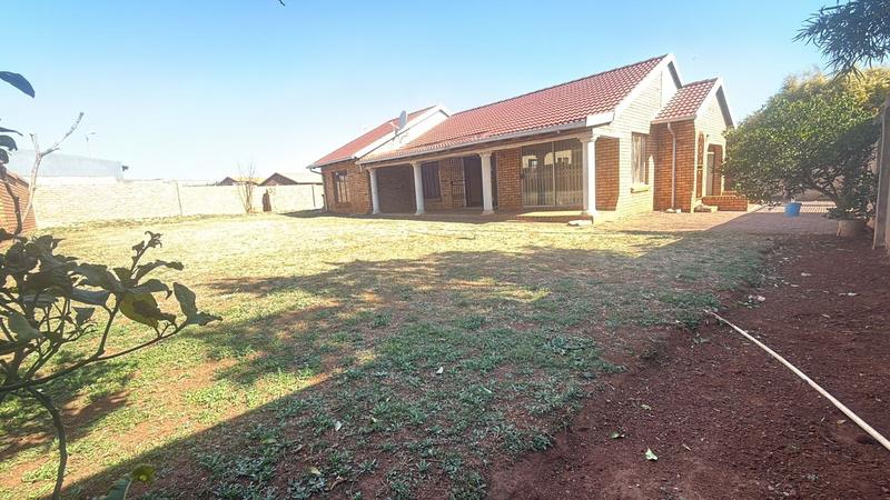 To Let 3 Bedroom Property for Rent in Hospital View Gauteng
