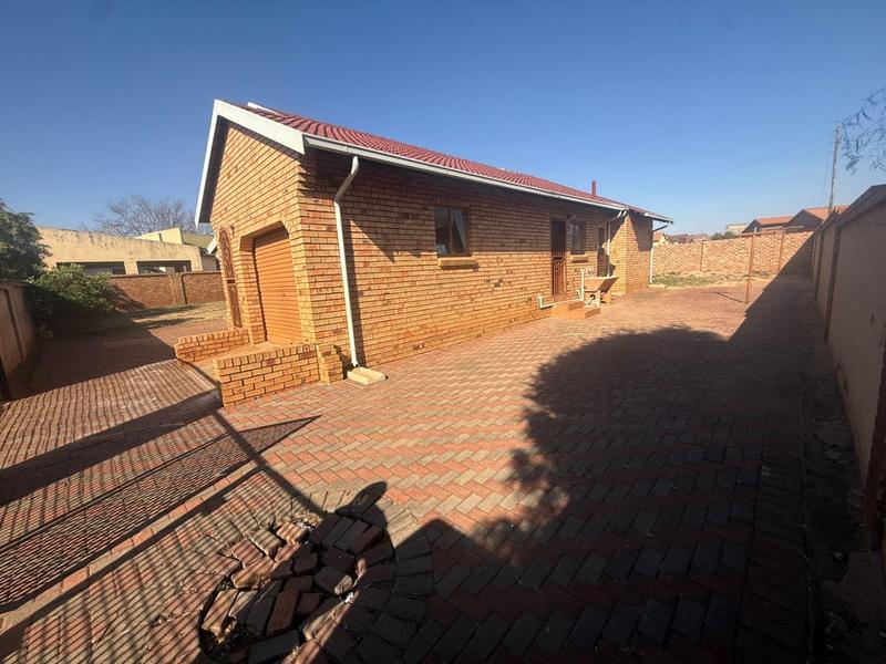 To Let 3 Bedroom Property for Rent in Hospital View Gauteng