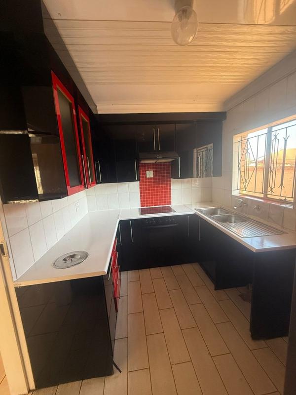 To Let 3 Bedroom Property for Rent in Hospital View Gauteng