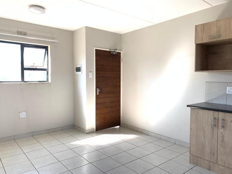 To Let 2 Bedroom Property for Rent in Kenleaf Gauteng