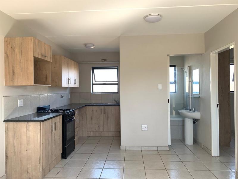 To Let 2 Bedroom Property for Rent in Kenleaf Gauteng