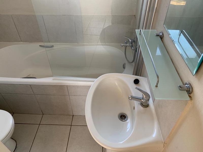 To Let 2 Bedroom Property for Rent in Kenleaf Gauteng