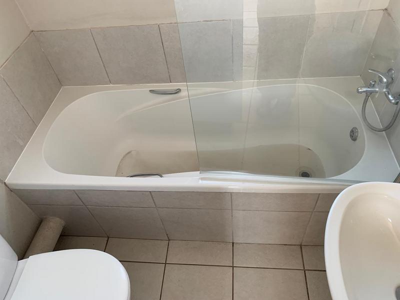 To Let 2 Bedroom Property for Rent in Kenleaf Gauteng