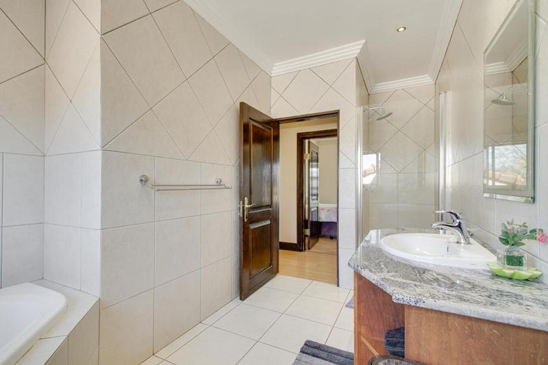 To Let 5 Bedroom Property for Rent in Dainfern Golf Estate Gauteng
