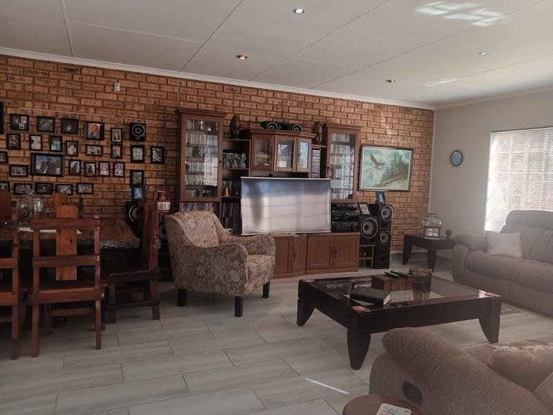 3 Bedroom Property for Sale in Eike Park Gauteng