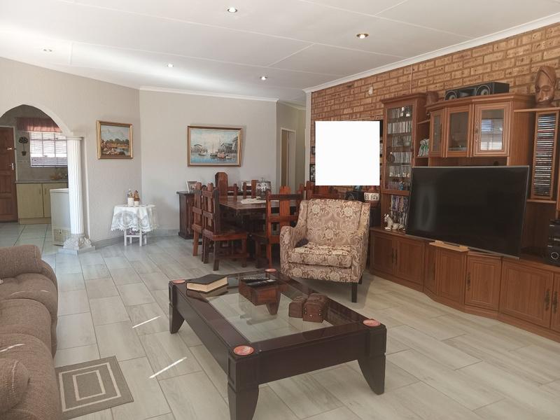 3 Bedroom Property for Sale in Eike Park Gauteng