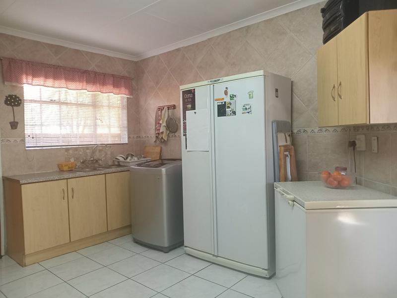 3 Bedroom Property for Sale in Eike Park Gauteng