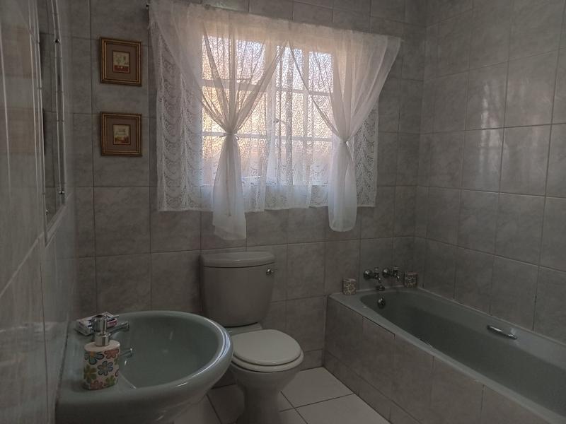 3 Bedroom Property for Sale in Eike Park Gauteng