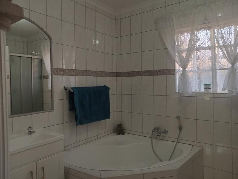 3 Bedroom Property for Sale in Eike Park Gauteng