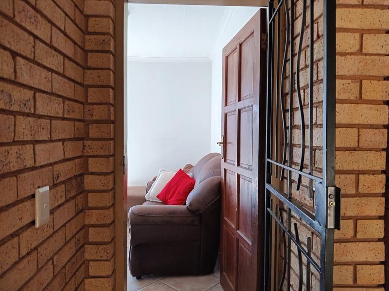 2 Bedroom Property for Sale in Greenhills Gauteng
