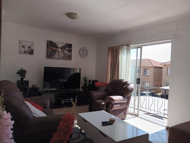 2 Bedroom Property for Sale in Greenhills Gauteng