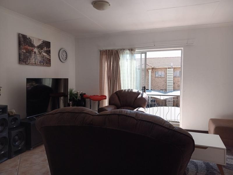 2 Bedroom Property for Sale in Greenhills Gauteng