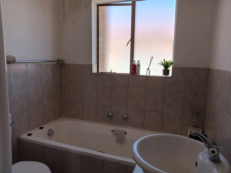 2 Bedroom Property for Sale in Greenhills Gauteng